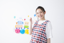 【院内保育園の保育士】決算賞与あり、子ども達の主体性を育む保育
