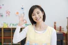 【児童発達支援・放課後等デイサービスの児童指導員】年間休日120日、マンツーマン療育を実施