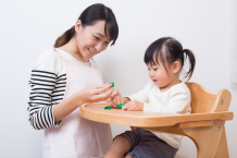 【院内保育園の保育士、保育補助】賞与あり、子どもたちの生きていく力を育む