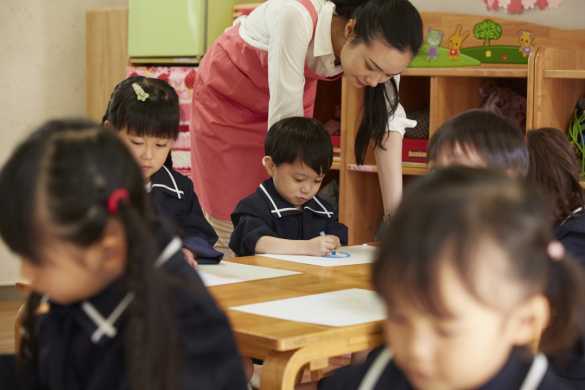 【認定こども園の保育士】「行徳駅」徒歩5分、賞与あり、年休120日以上、自主自立の精神