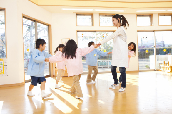 【認可保育園の保育士】「ちはら台駅」、借上げ社宅制度あり、遊びで育つ子どもをはぐくむ園