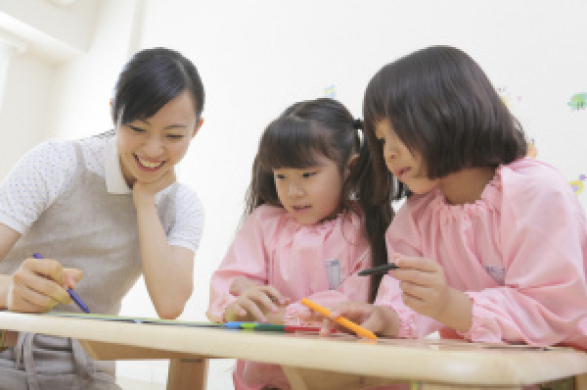 【幼稚園の幼稚園教諭】「江北駅」 、年間休日約130日、優しい心や強い身体を育む