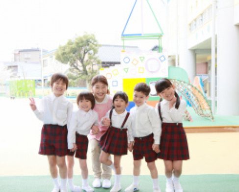 【幼稚園の幼稚園教諭】「清荒神駅」徒歩7分、年間休日120日以上、子ども達の自主性と創造性を育む