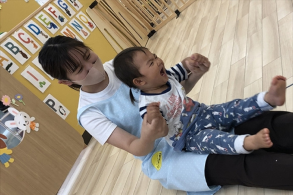 「江坂駅」徒歩7分、福利厚生充実、バランス良い幼児教育を大切にする園