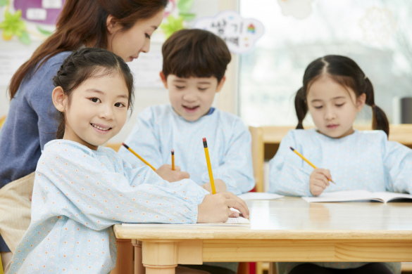 【幼稚園の幼稚園教諭】「元住吉駅」徒歩5分、20日以上の長期休暇あり、仏教精神に基づいた教育