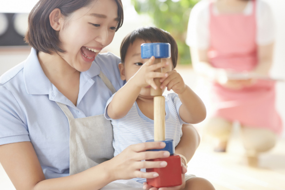 【小規模保育園の保育士】賞与年2回、遊びの中から学ぶ気持ちを育てる