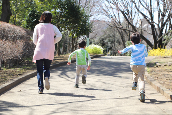 【認可保育園の保育士】賞与年3回支給、心と生きる力を育む