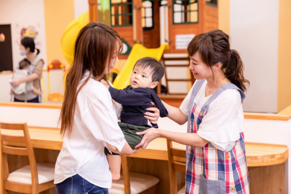 【企業主導型保育園の保育士】賞与年2回支給、子どもの気づきを大切にする