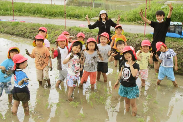 年間休日120日、子育てに喜びを持てる社会を目指す