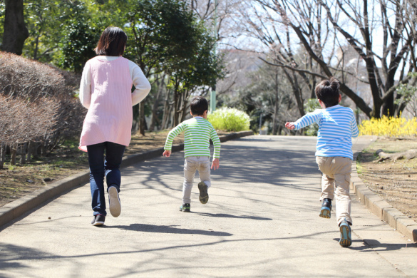 【認可保育園の保育士】「本所吾妻橋駅」徒歩7分、成長が飛躍的に向上するよう保育